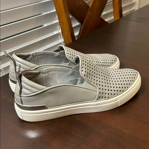 WISHBONE Loafers Slip On Perforated Sneakers Gray Women’s size 8.5 - Picture 14 of 16